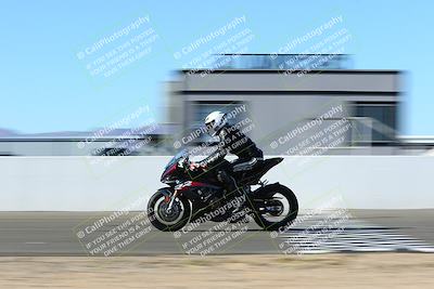 media/Jan-09-2022-SoCal Trackdays (Sun) [[2b1fec8404]]/Front Straight Speed Shots (1pm)/